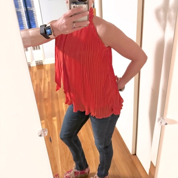 H&M Pleated Sleeveless Blouse - Picture 2 of 8